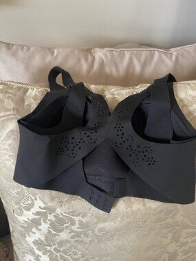 Victoria Secret sports bra, size 32D. Black bra.
